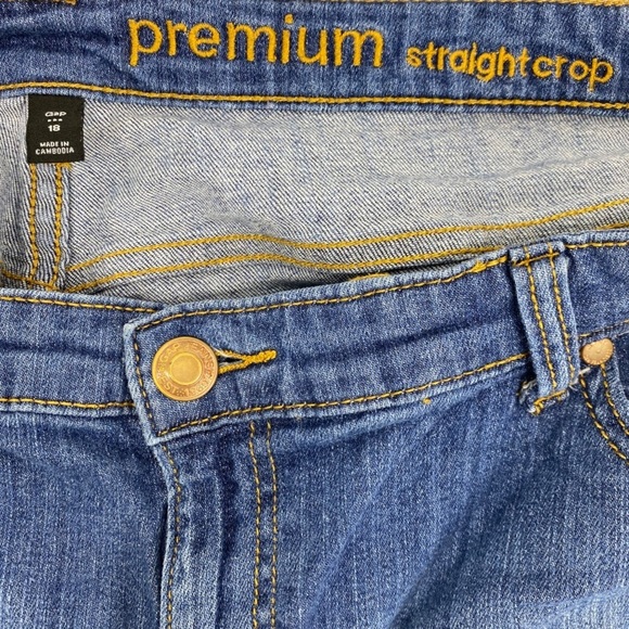 Gap Premium Straight Crop - Picture 3 of 8